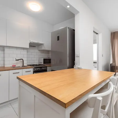 Gornoslaska 17/19 By Homeprime *